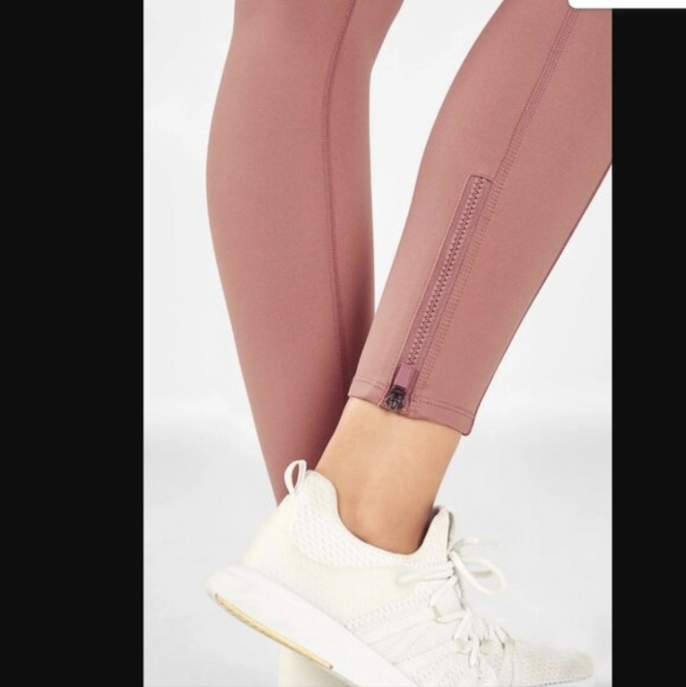 Fabletics Trinity Motion365 Utility Leggings Mauv… - image 5
